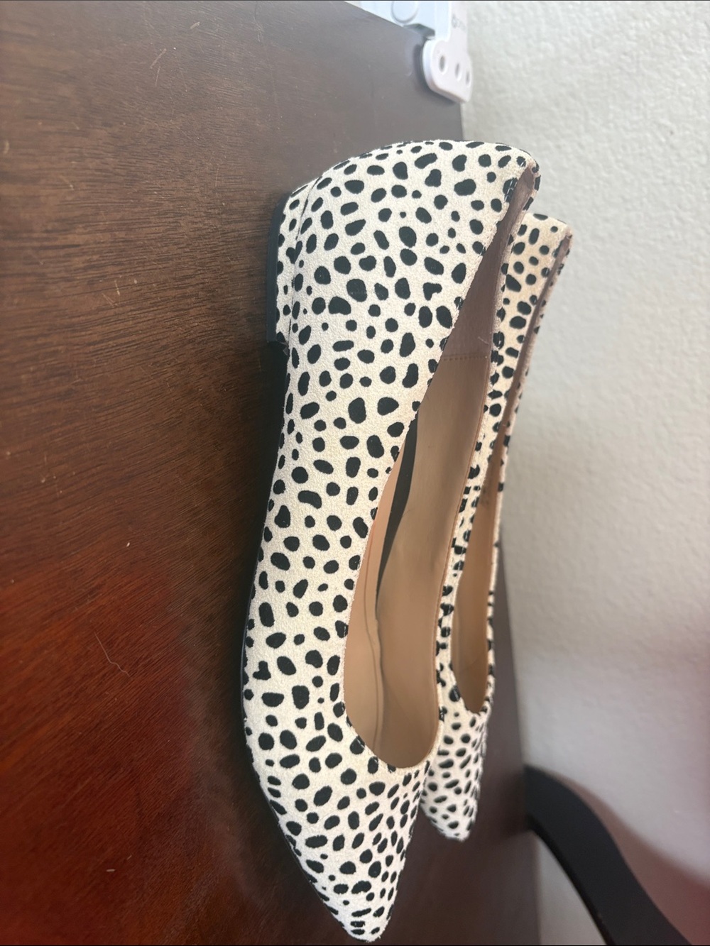 Vionic Pointed Toe Dalmatian Print Flats - Black & White size 9 - Picture 2 of 4
